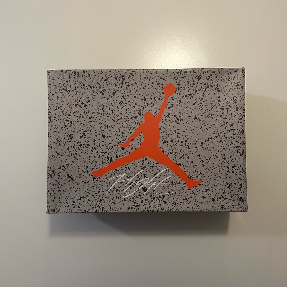 AIR JORDAN 4 RETRO (GS) BLACK/FIRE RED-CEMET GREY 6.5Y